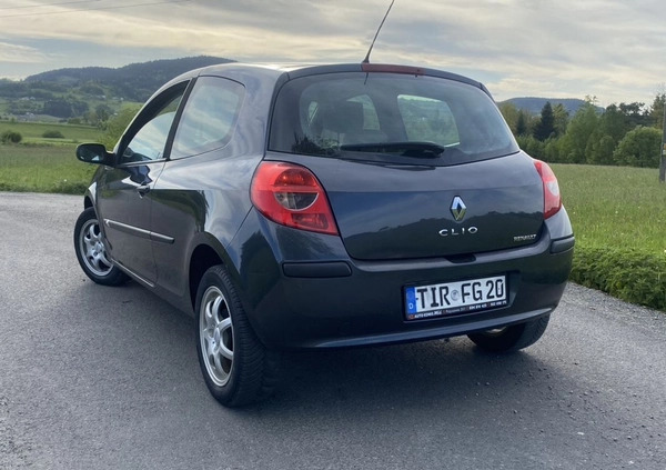 Renault Clio cena 7999 przebieg: 196523, rok produkcji 2006 z Limanowa małe 22